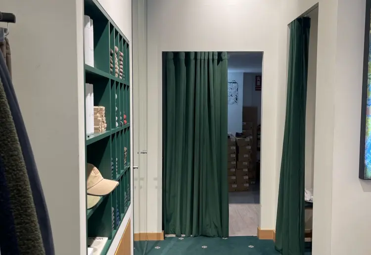 Tienda céntrica disponible con inmediatez