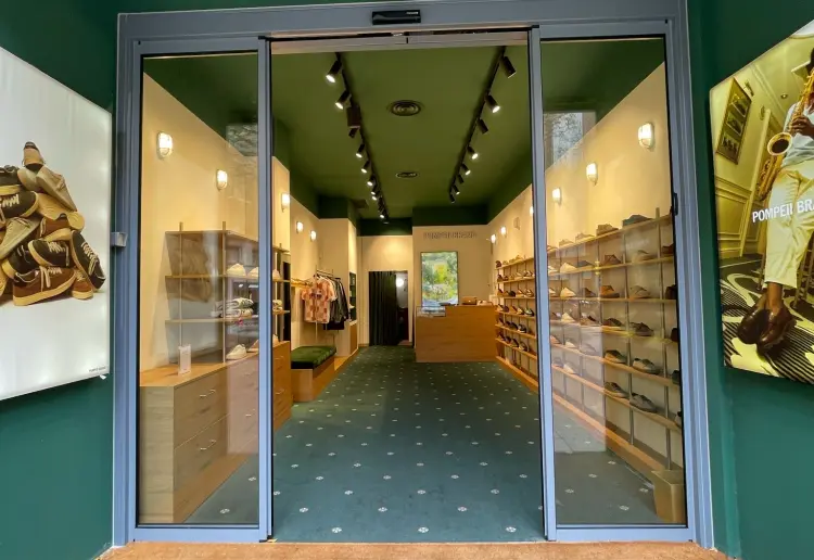 Tienda céntrica disponible con inmediatez