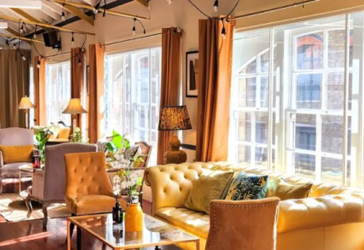 Loft in Hoxton Area