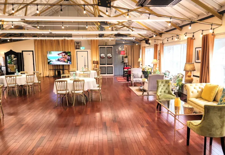 Loft in Hoxton Area