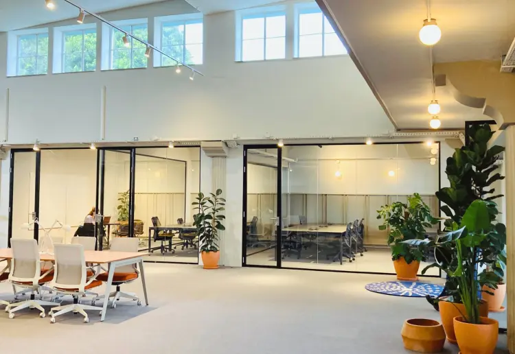 Airy & Atmospheric Warehouse