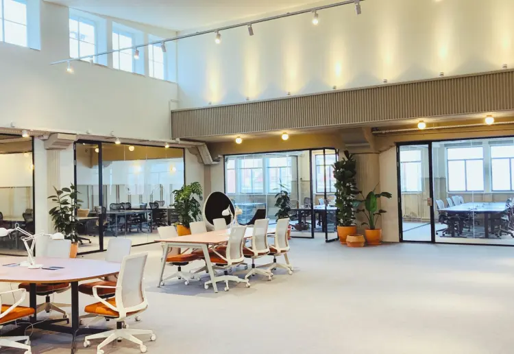 Airy & Atmospheric Warehouse