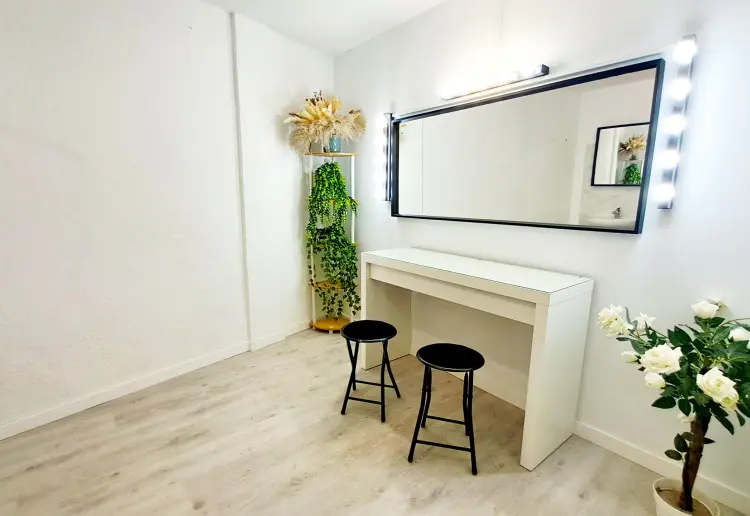 Nave de dos plantas en Embajadores