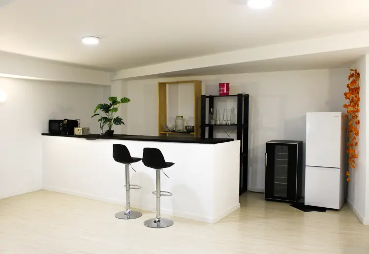 Nave de dos plantas en Embajadores