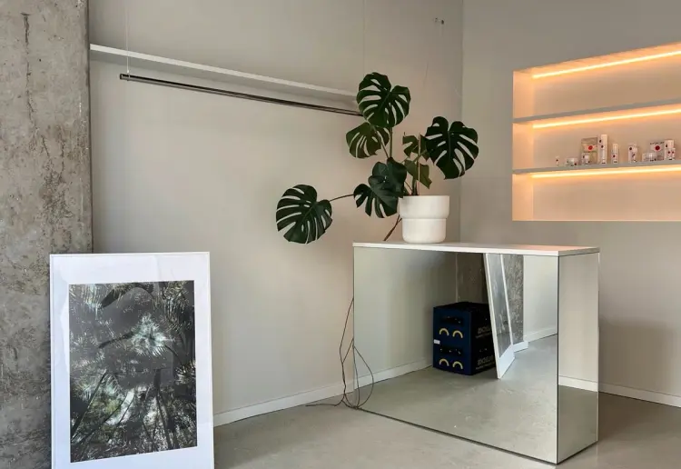 Pop Up, Showroom & Gallery Space in Sternschanze