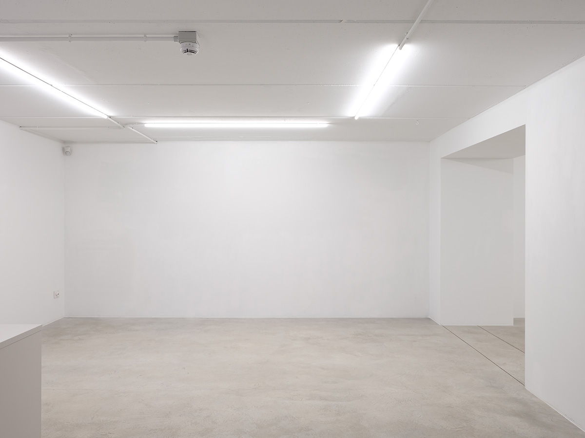 withe cube style exhibition space