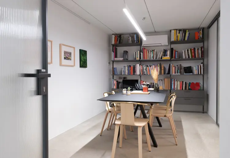 withe cube style exhibition space