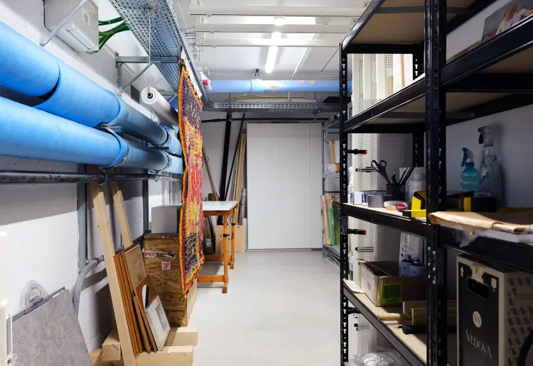 withe cube style exhibition space