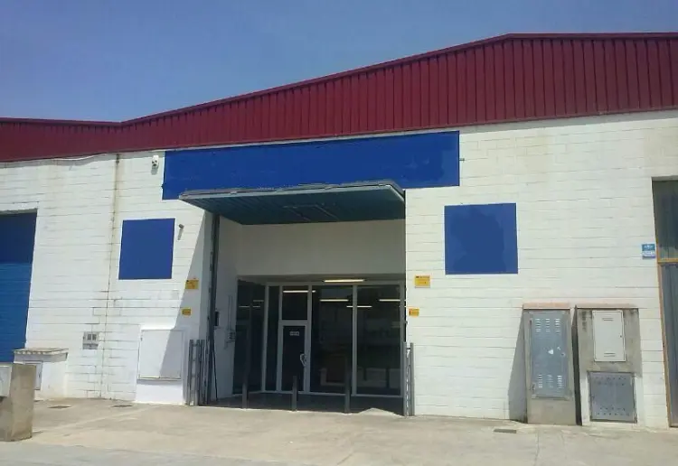 Espacio comercial multifuncional 9