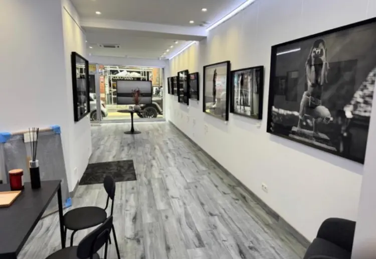 Donnez vie à vos projets dans un rez-de-chaussée commercial unique au cœur des marolles !