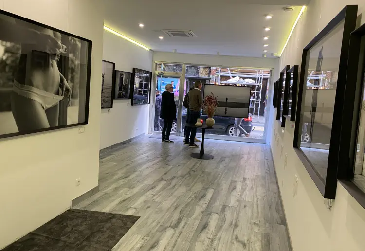 Donnez vie à vos projets dans un rez-de-chaussée commercial unique au cœur des marolles !