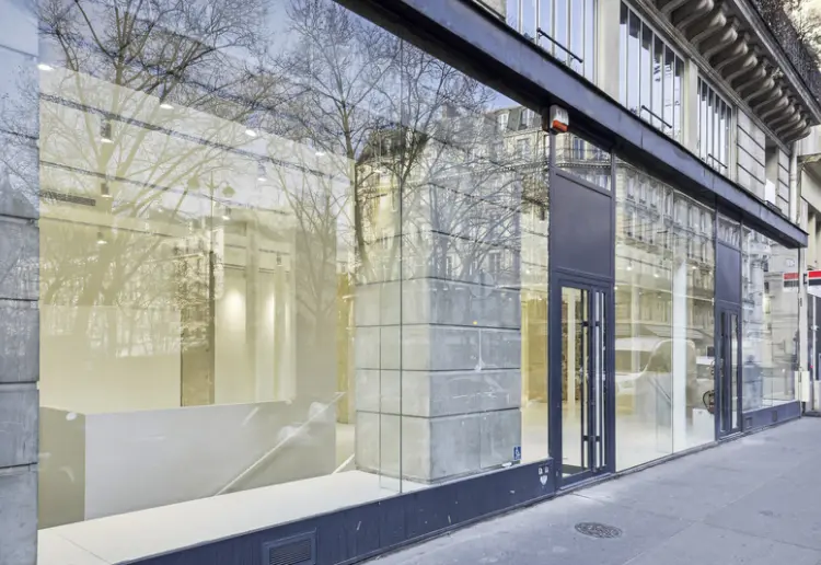 Showroom - Gallery Louvre In the heart of cultural Paris