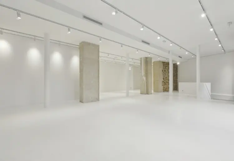 Showroom - Gallery Louvre In the heart of cultural Paris