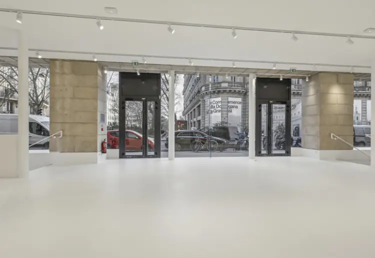 Showroom - Gallery Louvre In the heart of cultural Paris