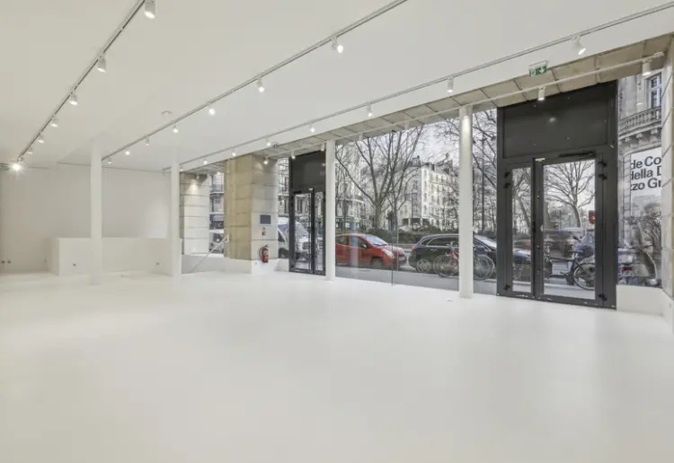 Showroom - Gallery Louvre In the heart of cultural Paris