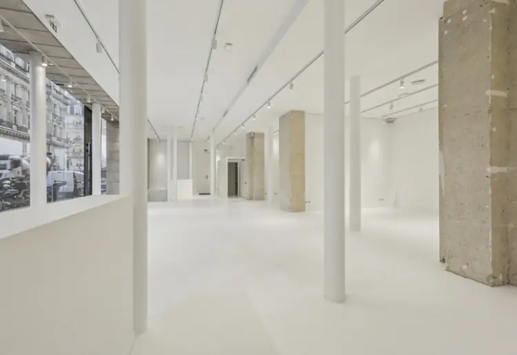 Showroom - Gallery Louvre In the heart of cultural Paris