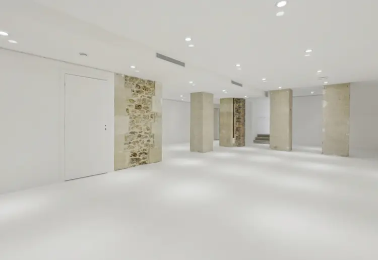 Showroom - Gallery Louvre In the heart of cultural Paris