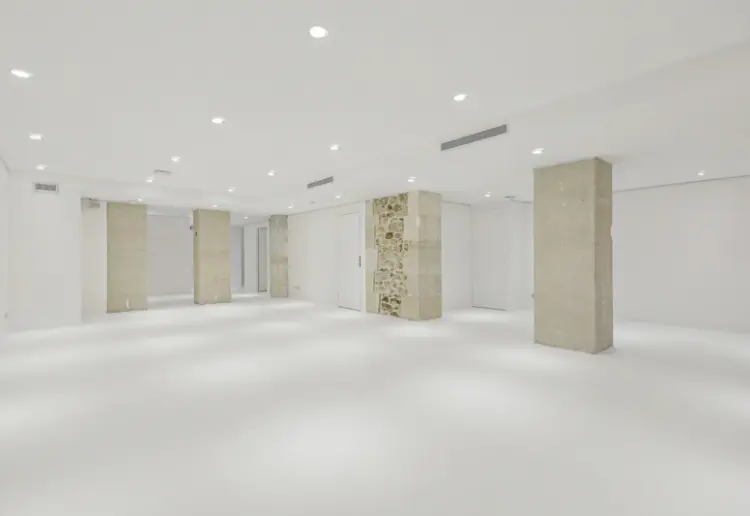 Showroom - Gallery Louvre In the heart of cultural Paris