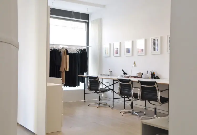 Rent a window on the most important block of Berlin Mitte