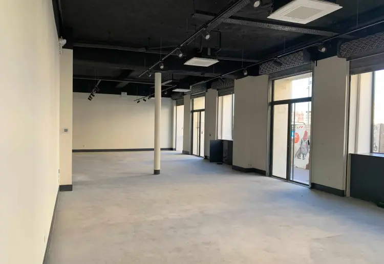 Nouvel espace à Marseille de 200m², modulable en deux cellules avec stockage