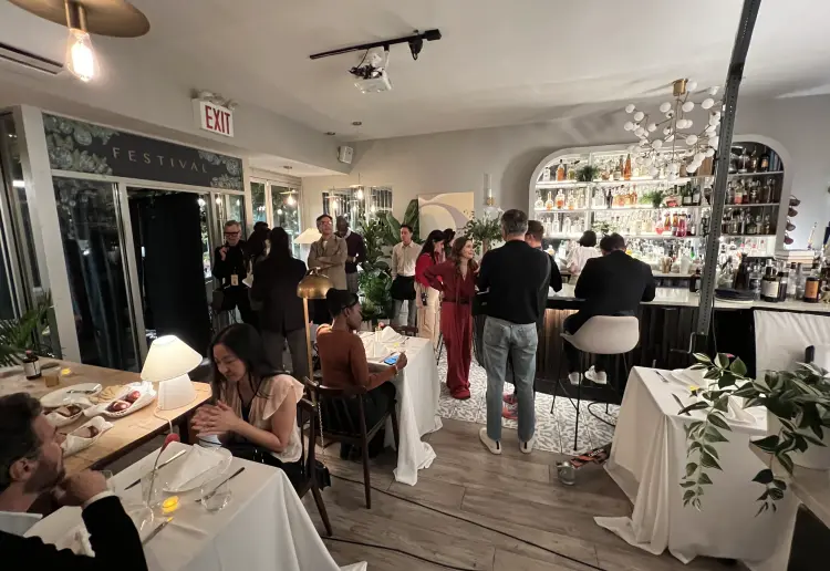 Coffee Shop / Cocktail Cafe UES