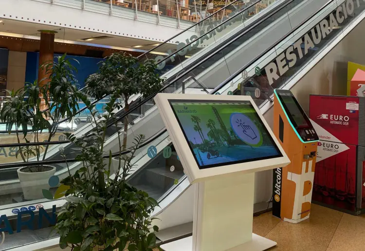 Publicidad de alto impacto en Barnasud Centro Comercial: escaleras, accesos y fachadas