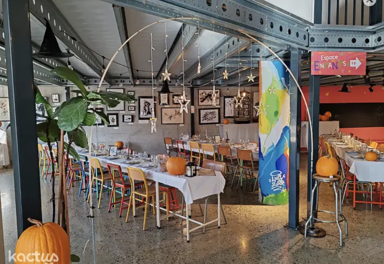 Un foodcourt hybride et engagé au cœur de la Cartoucherie !