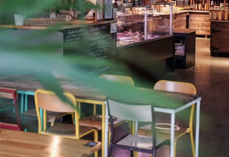 Un foodcourt hybride et engagé au cœur de la Cartoucherie !