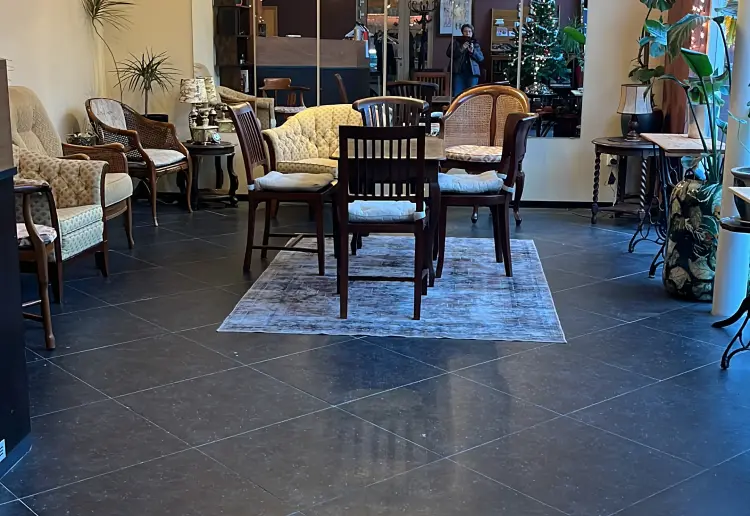 Centrally located meeting space