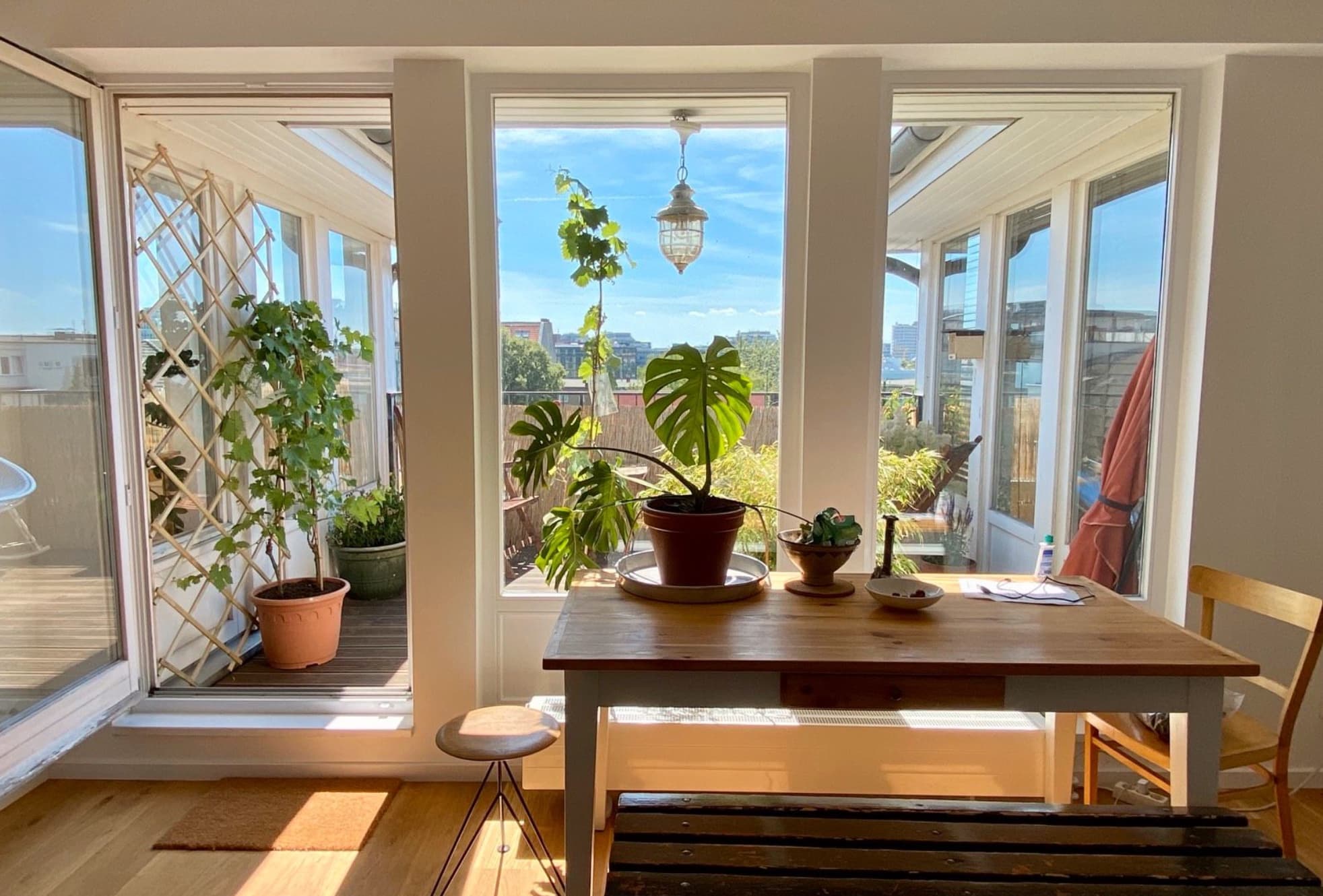 Traumhafte 3-Zimmer Dachgeschosswohnung mit Sonnenterrasse und Blick über Berlin & Spree