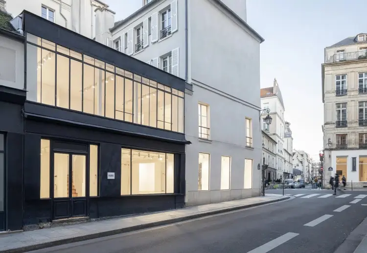 Ein lichtdurchflutetes Juwel im Herzen des Marais: Eine außergewöhnliche Galerie für Ihre Veranstalt
