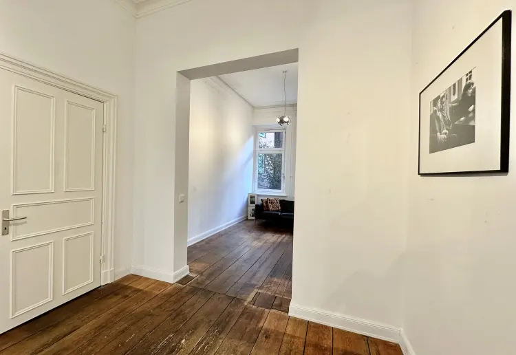 Gallery L