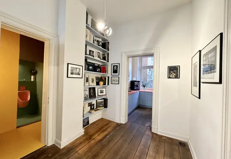Gallery L