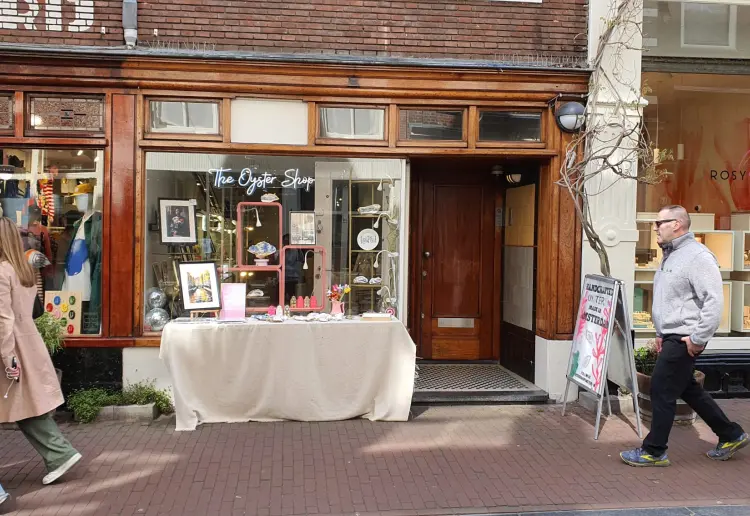 Pop Up Store Top Location Amsterdam City Centre!