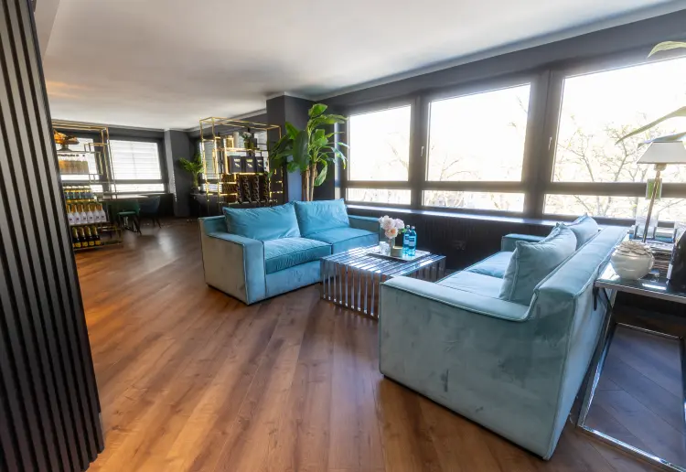 Showroom über den Dächern Düsseldorfs