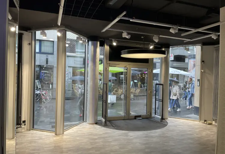 Sofort nutzbare Boutique für Schuhe und Bekleidung