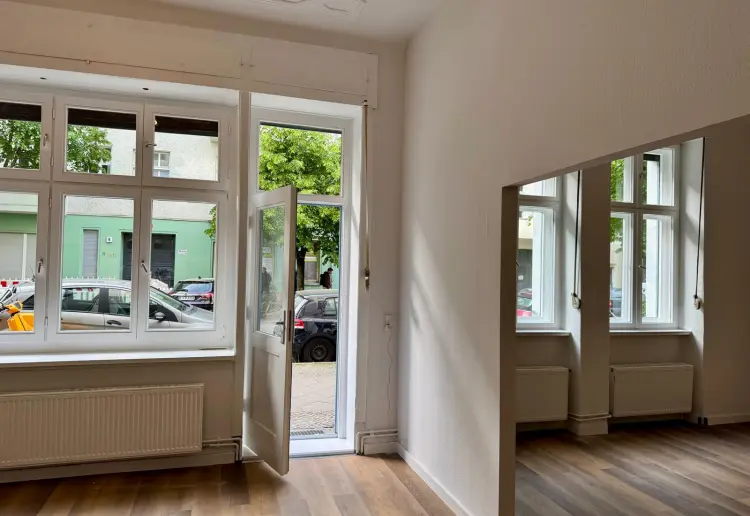 Pop-Up Ready: Renovated Berlin Shopfront Near Boxi & RAW