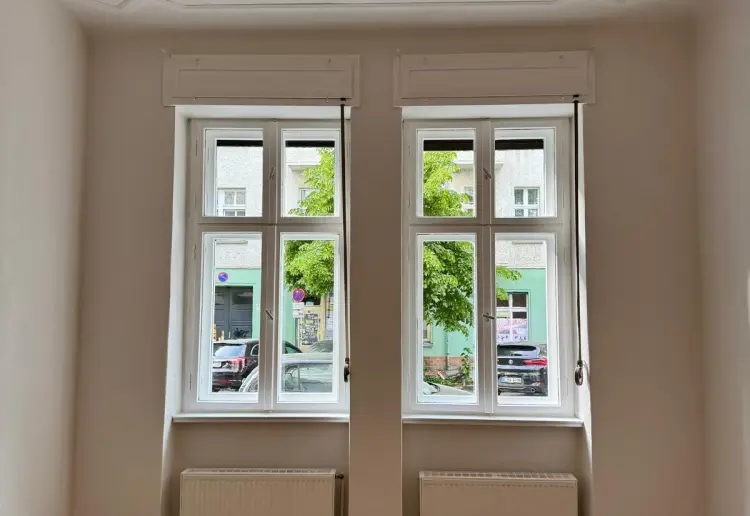 Pop-Up Ready: Renovated Berlin Shopfront Near Boxi & RAW