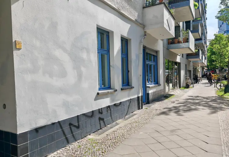 Pop-Up Ready: Renovated Berlin Shopfront Near Boxi & RAW