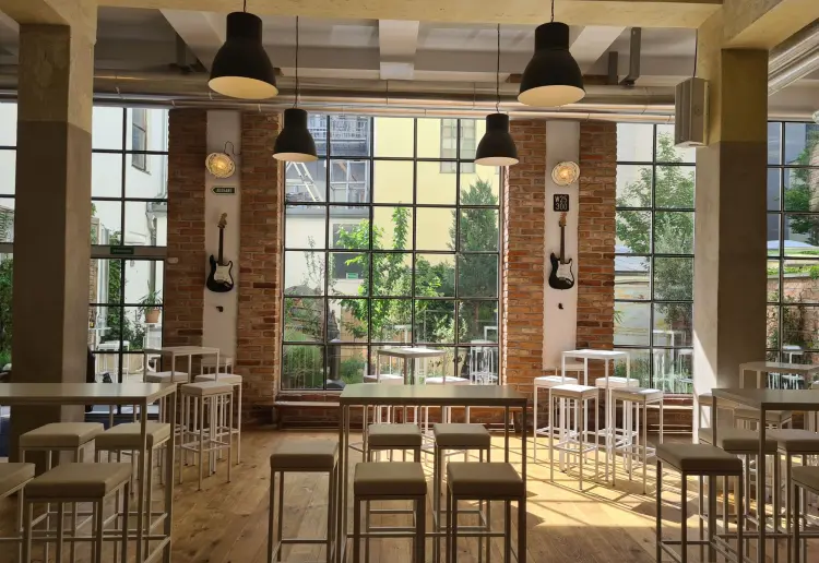 GRAND LOFT