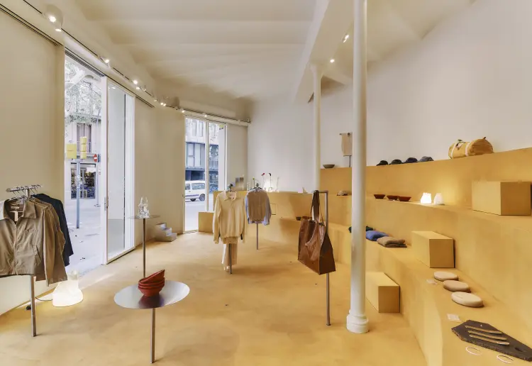 Concept retail stage in central Barcelona for visionary brands