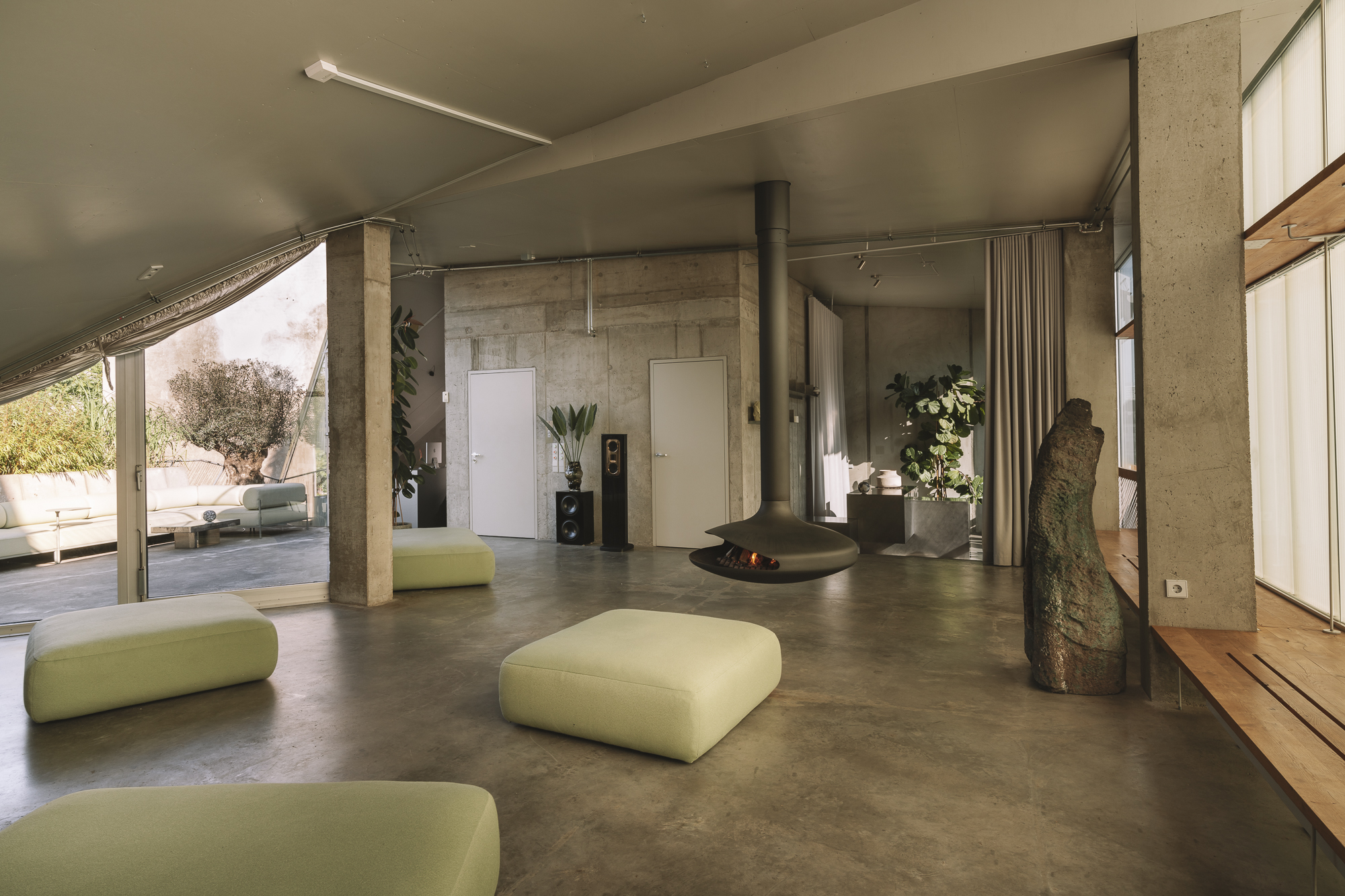 ANTIspace: 460sqm Rooftop Brutalism at Rosenthaler Platz