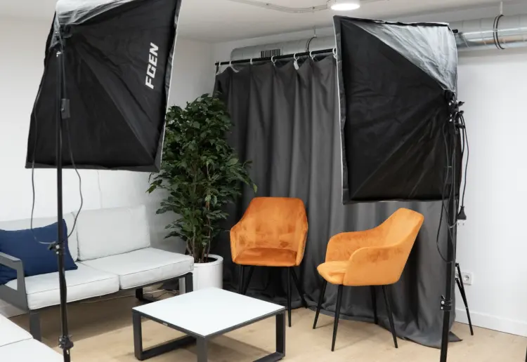 Espacio de reunión hibrido en el centro de Madrid - Sala Pulse.