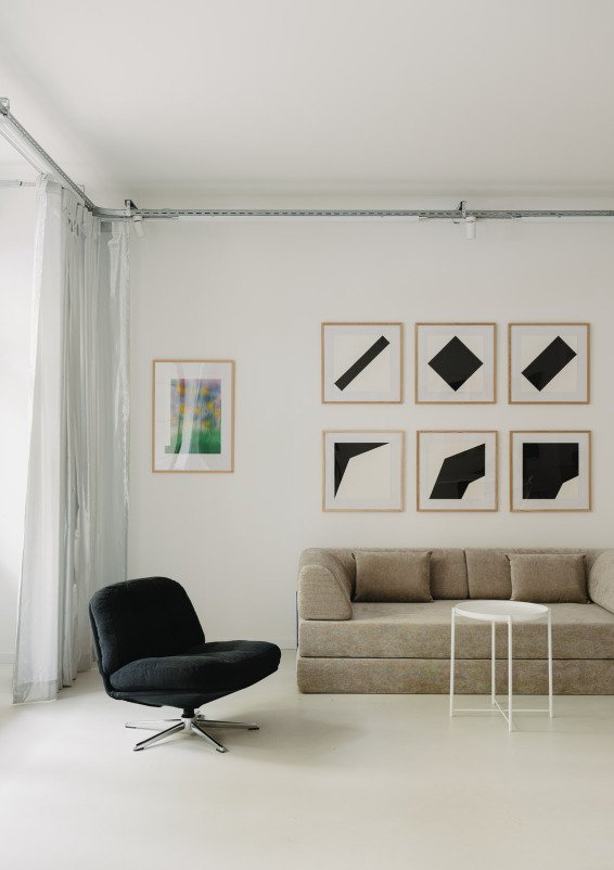 Bright gallery apartment for showroom, events, office near Boxhagener Platz