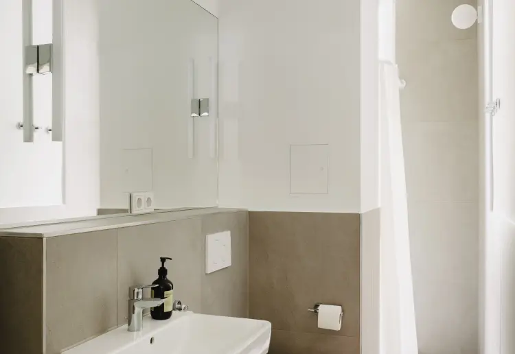 Bright gallery apartment for showroom, events, office near Boxhagener Platz