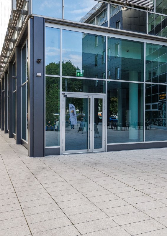 Modern commercial space directly at Dresden Central Station