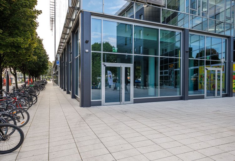 Modern commercial space directly at Dresden Central Station