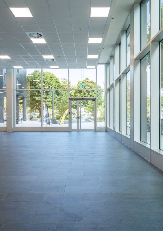 Modern commercial space directly at Dresden Central Station