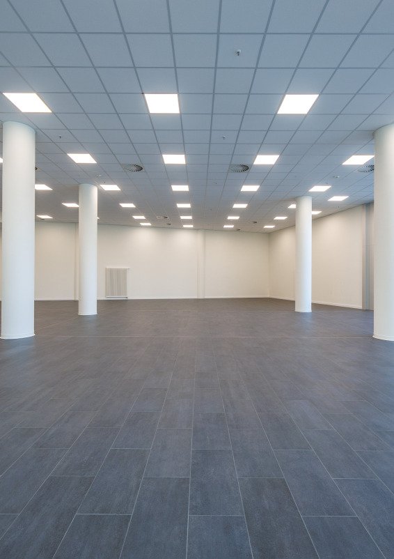 Modern commercial space directly at Dresden Central Station