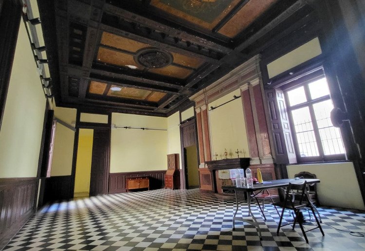 Antiguo palacio en el centro de Barcelona